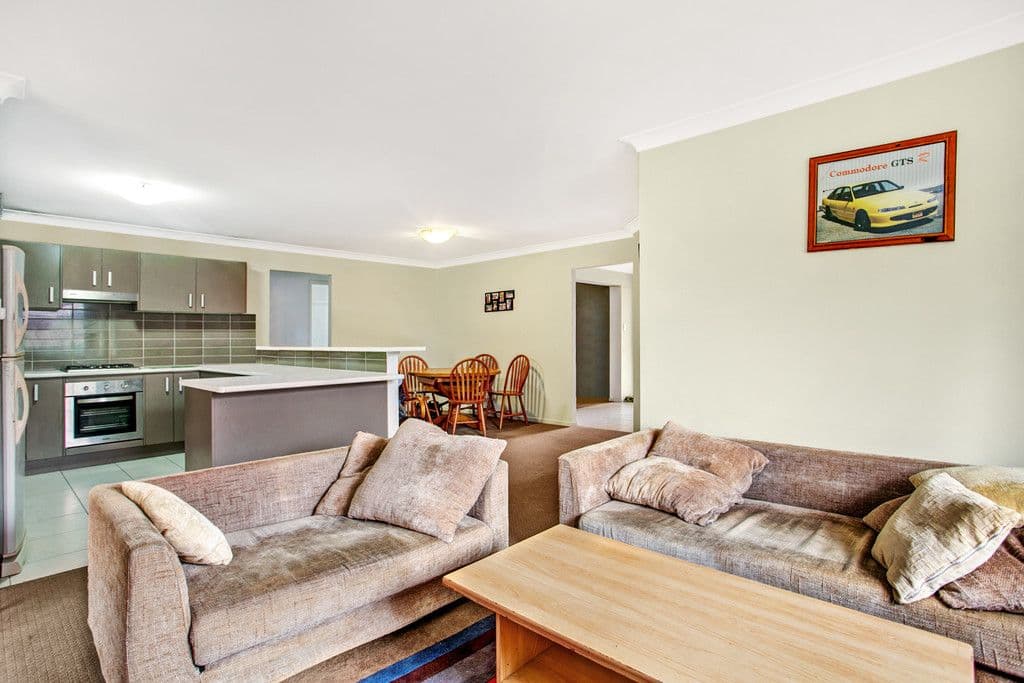 10 Shortland Drive, Rutherford NSW 2320, Rutherford - Thumbnail 2