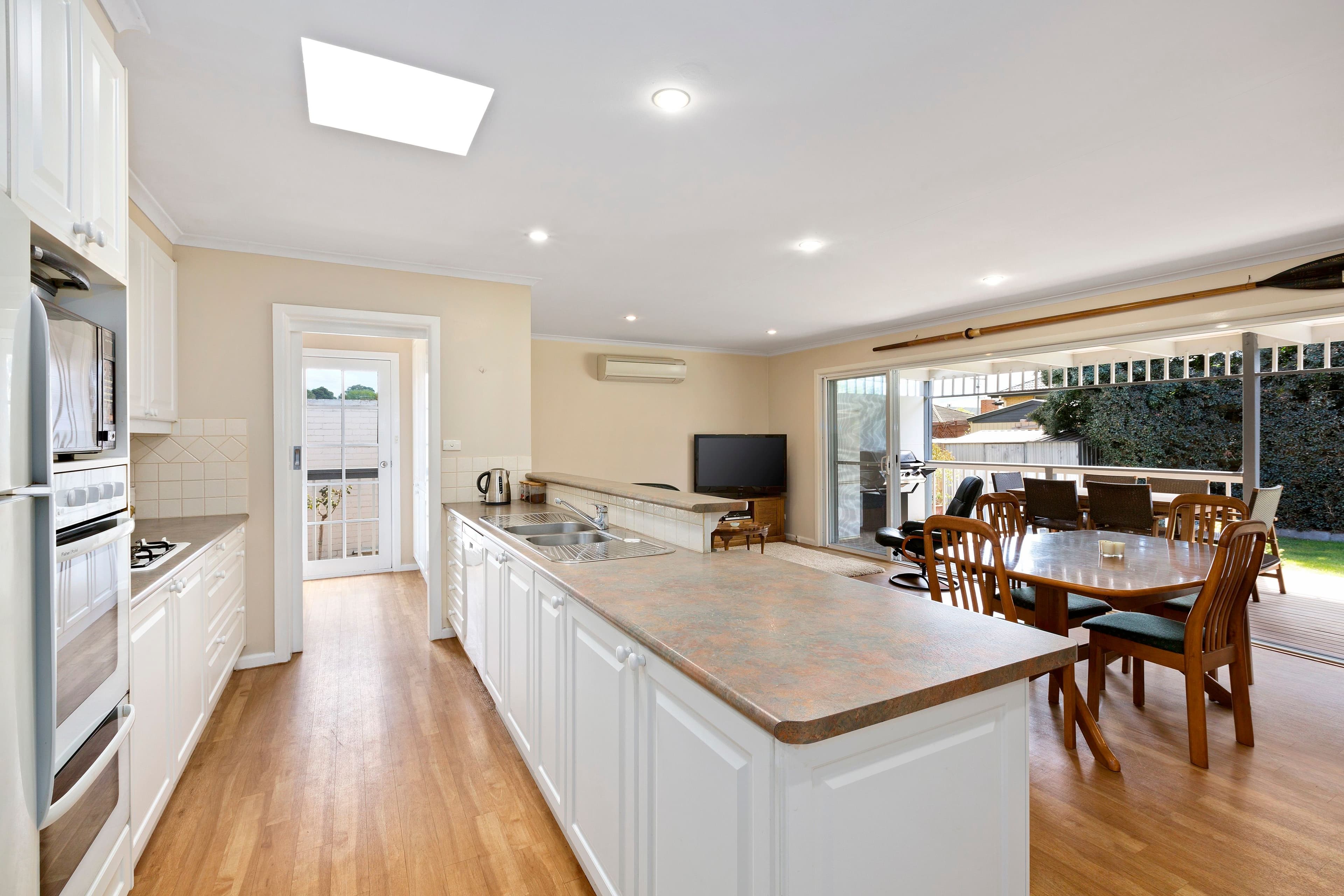 11 Esther Street, Templestowe Lower VIC 3107, Templestowe Lower - Thumbnail 2