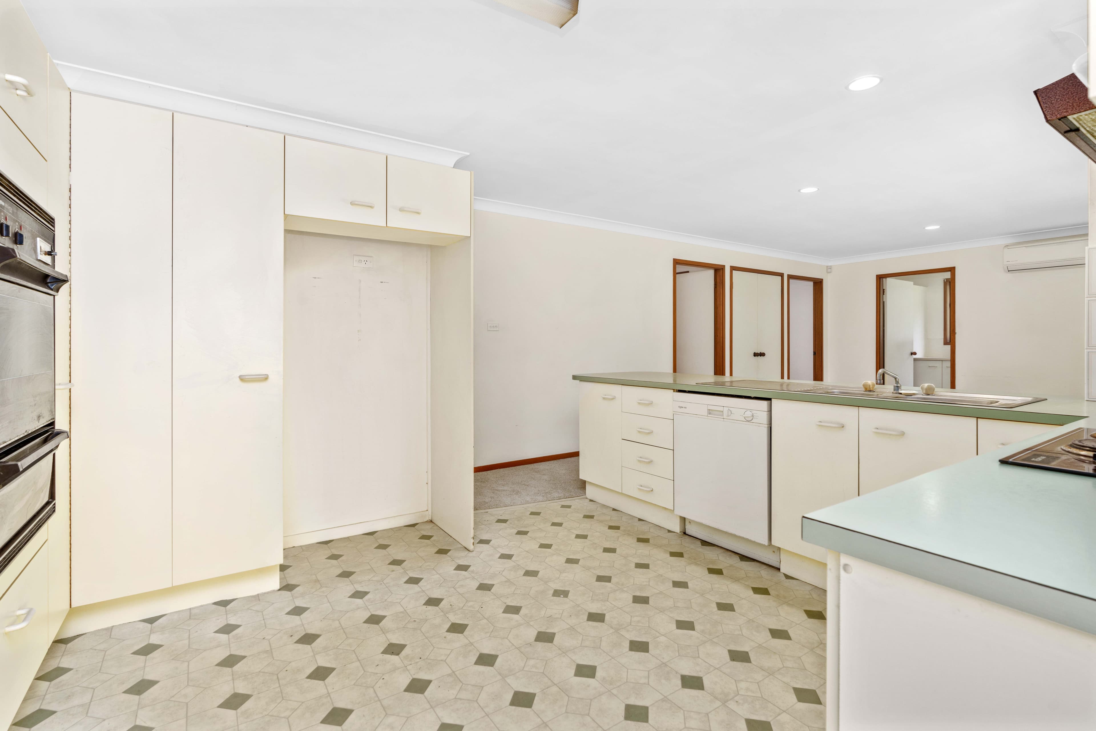 10 Helsinki Parade, Bomaderry NSW 2541, Bomaderry - Thumbnail 2