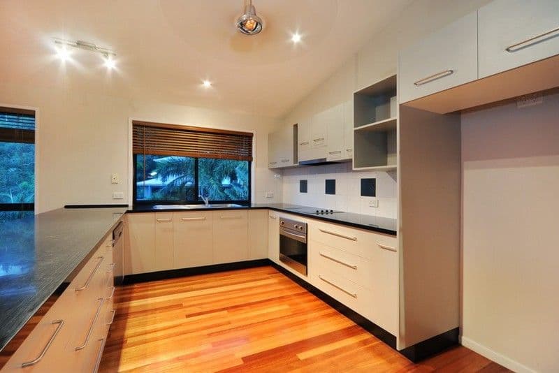 23 Panoramic Court, CANNONVALE QLD 4802, Cannonvale - Thumbnail 2