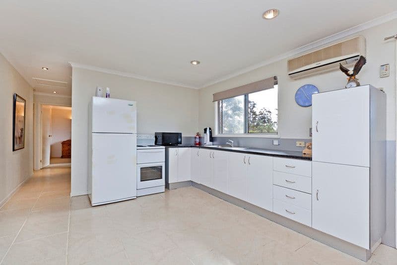 14 Kerstin Court, ROCHEDALE SOUTH QLD 4123, Rochedale South - Thumbnail 4