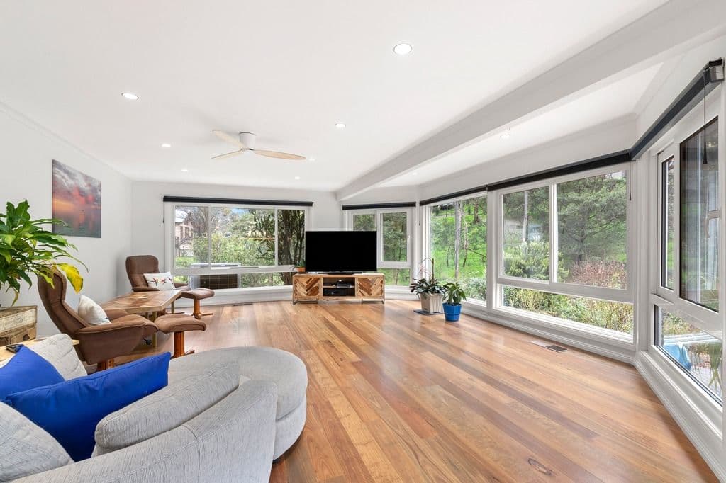 6 Valley Court, Diamond Creek VIC 3089, Diamond Creek - Image 1