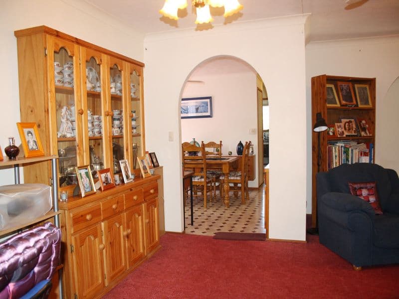 35 Seabrook Street, ELANORA QLD 4221, Elanora - Thumbnail 6