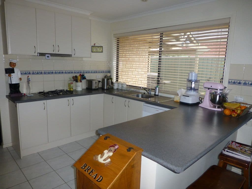 27 Woodlands Circ, Echuca VIC 3564, Echuca - Thumbnail 2