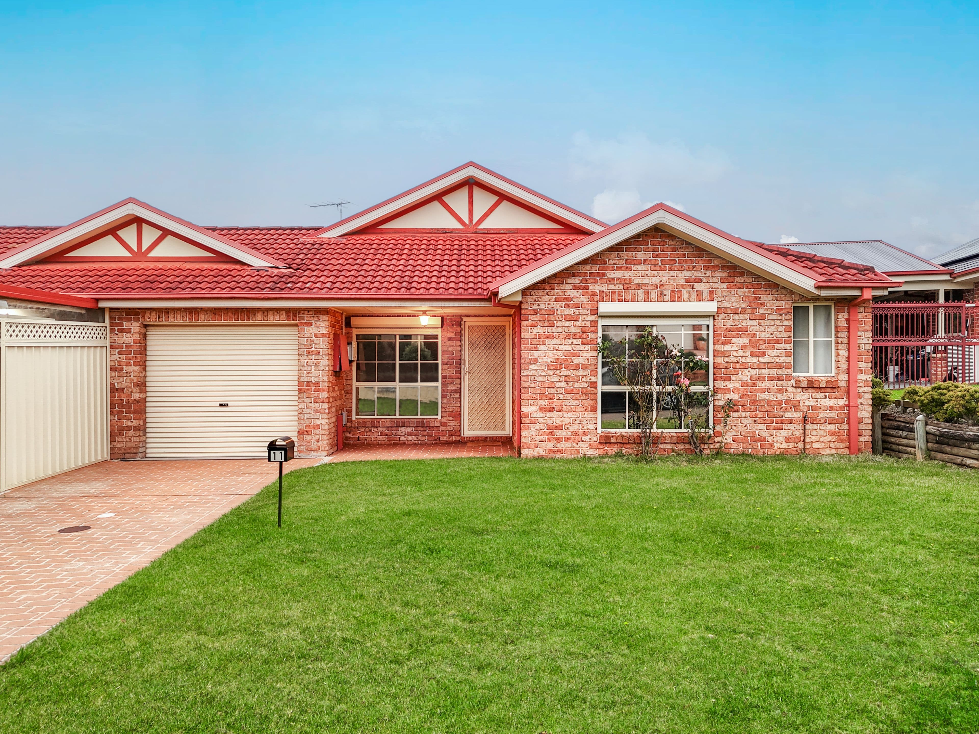 11 Hambledon Way, West Hoxton NSW 2171, West Hoxton - Thumbnail 2