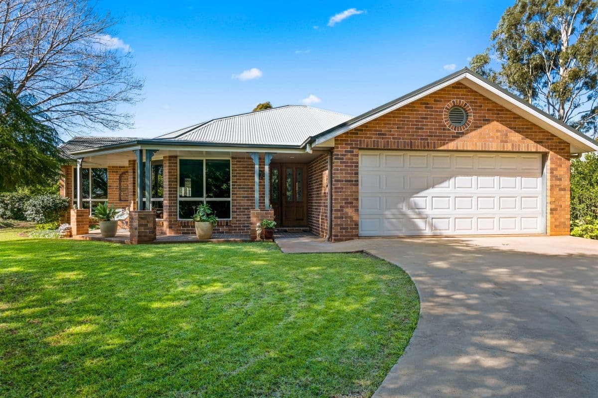 2 Lynne Court, HIGHFIELDS QLD 4352, Highfields - Image 1