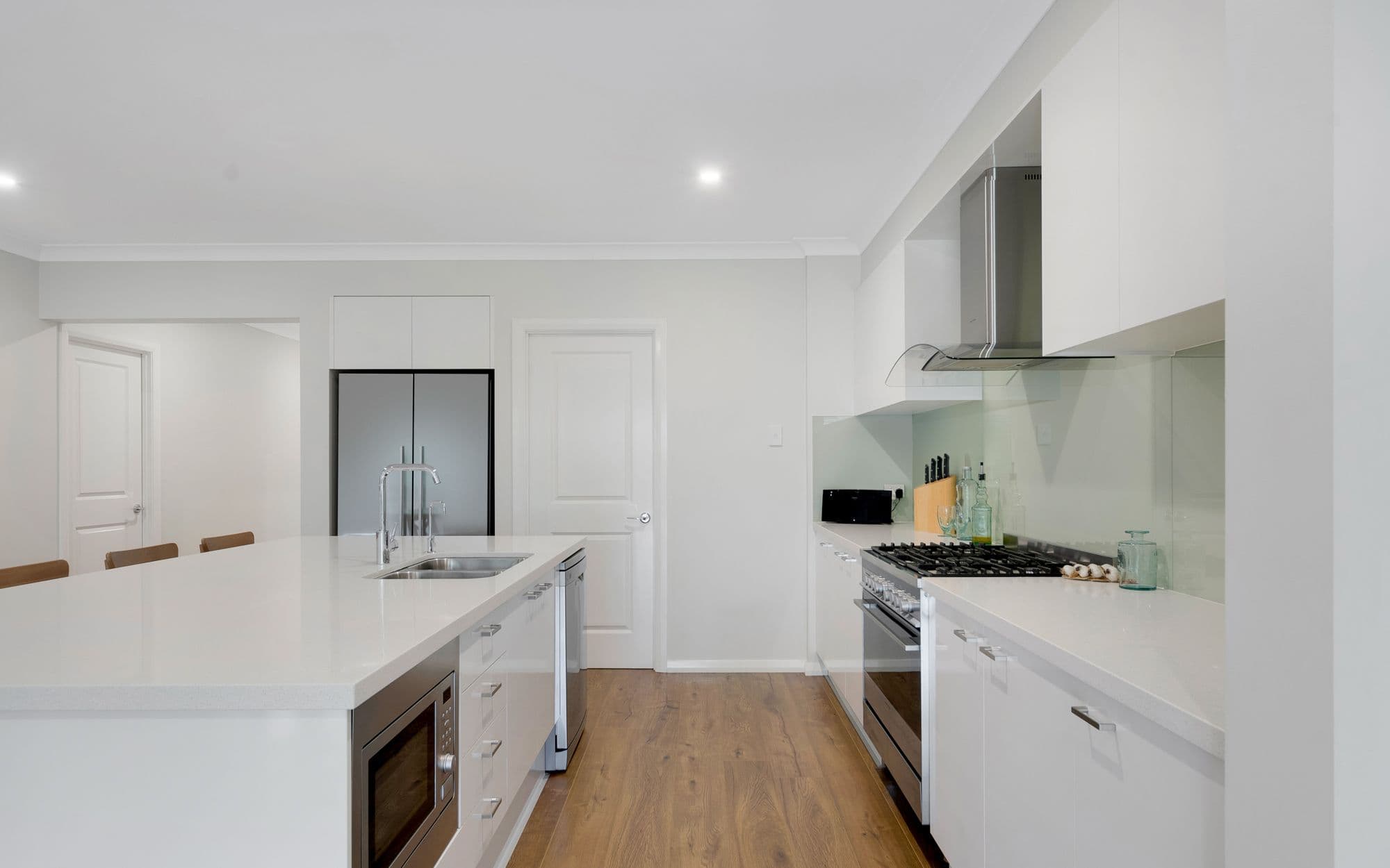 37 Tarrawarra Avenue, GLEDSWOOD HILLS NSW 2557, Gledswood Hills - Thumbnail 2