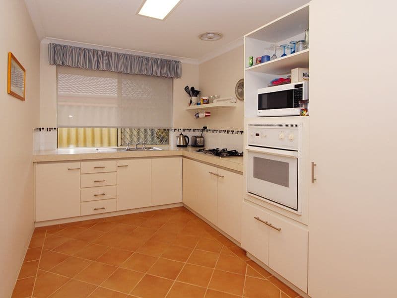 12 Hamelin Drive, BALLAJURA WA 6066, Ballajura - Thumbnail 6