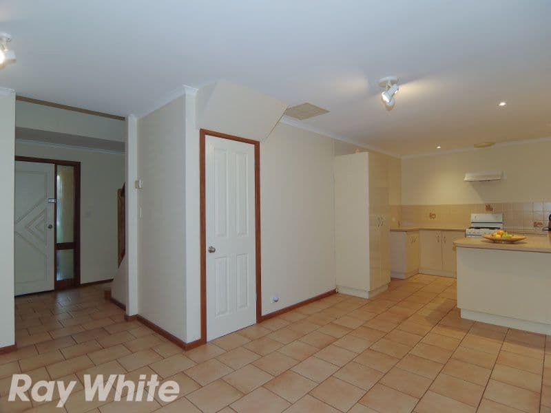 12 Lepena Crescent, HALLETT COVE SA 5158, Hallett Cove - Thumbnail 8
