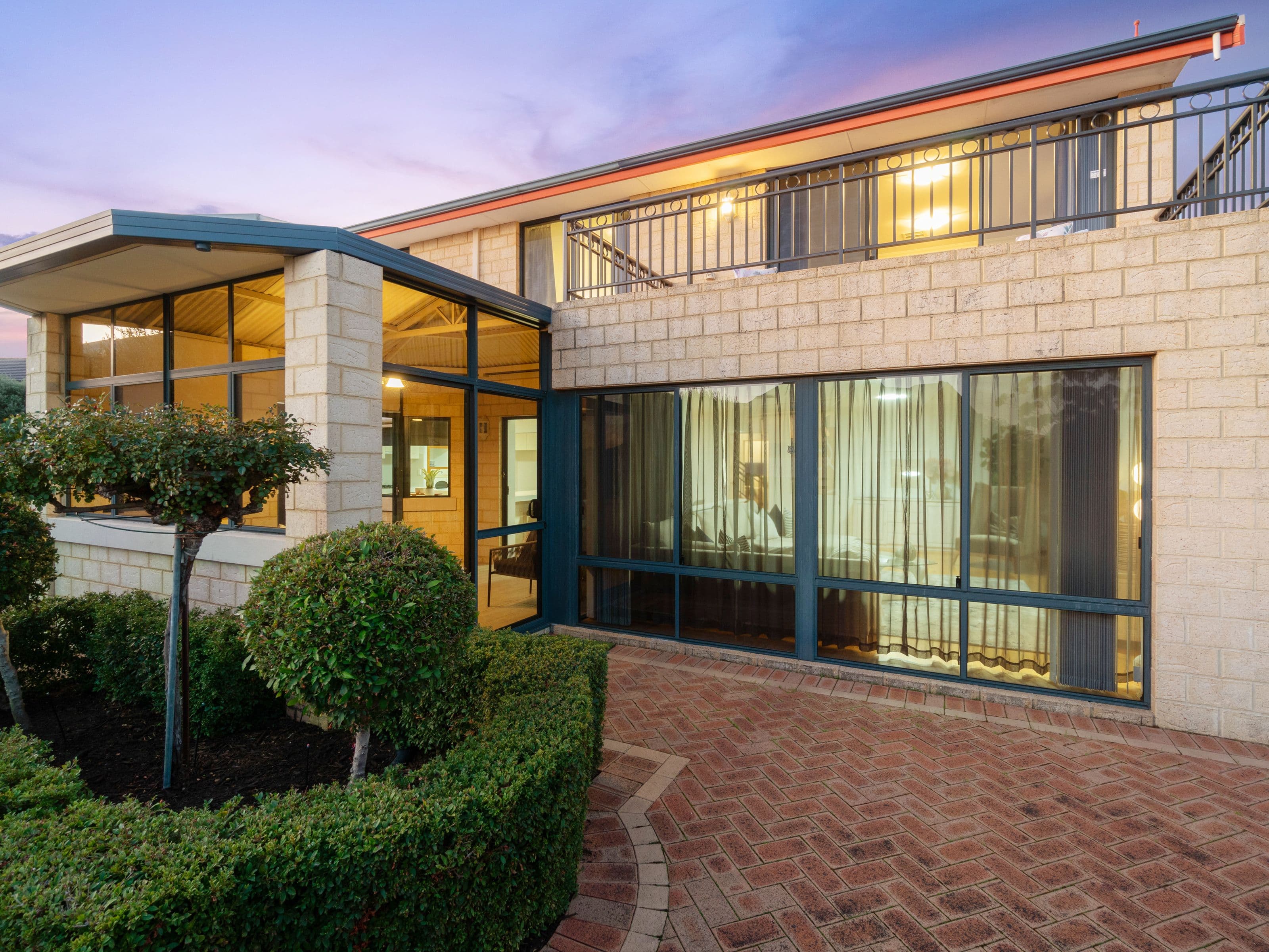 10 Crowley Vista, Salter Point WA 6152, Salter Point - Thumbnail 2