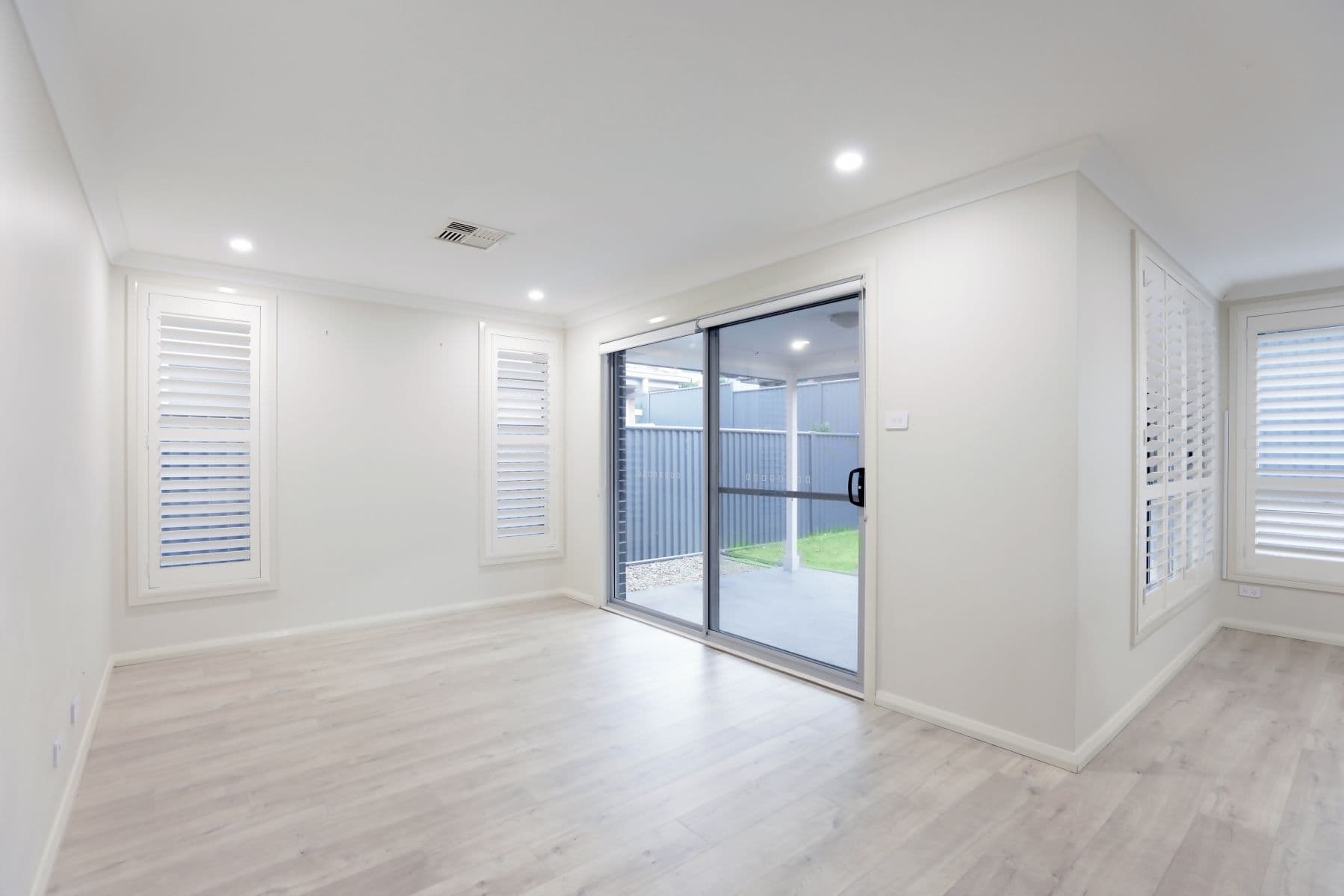 6 Garrison Road, JORDAN SPRINGS NSW 2747, Jordan Springs - Thumbnail 2