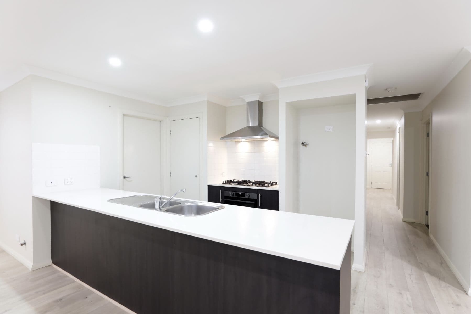 6 Garrison Road, JORDAN SPRINGS NSW 2747, Jordan Springs - Thumbnail 4