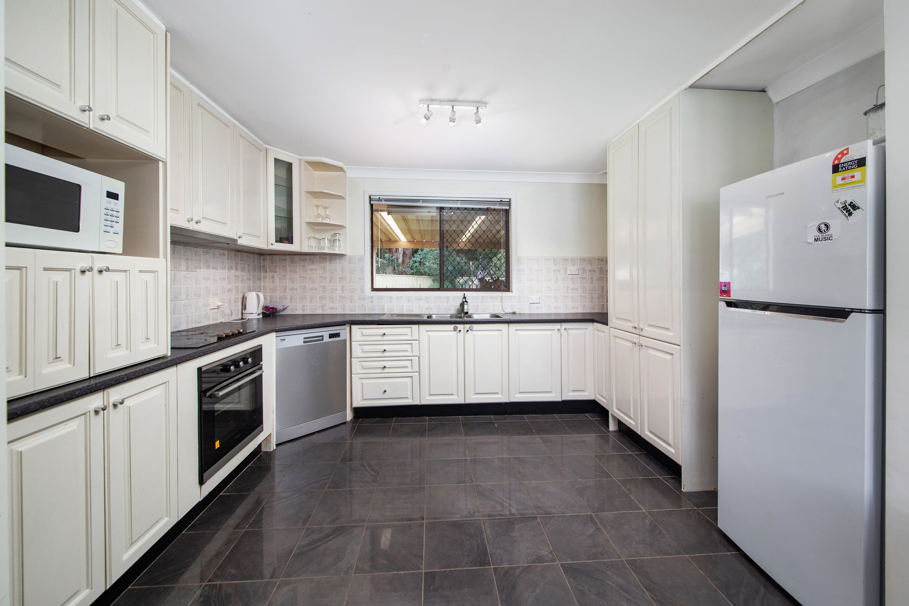 13 Forest Grove, Fairy Hill - Thumbnail 6