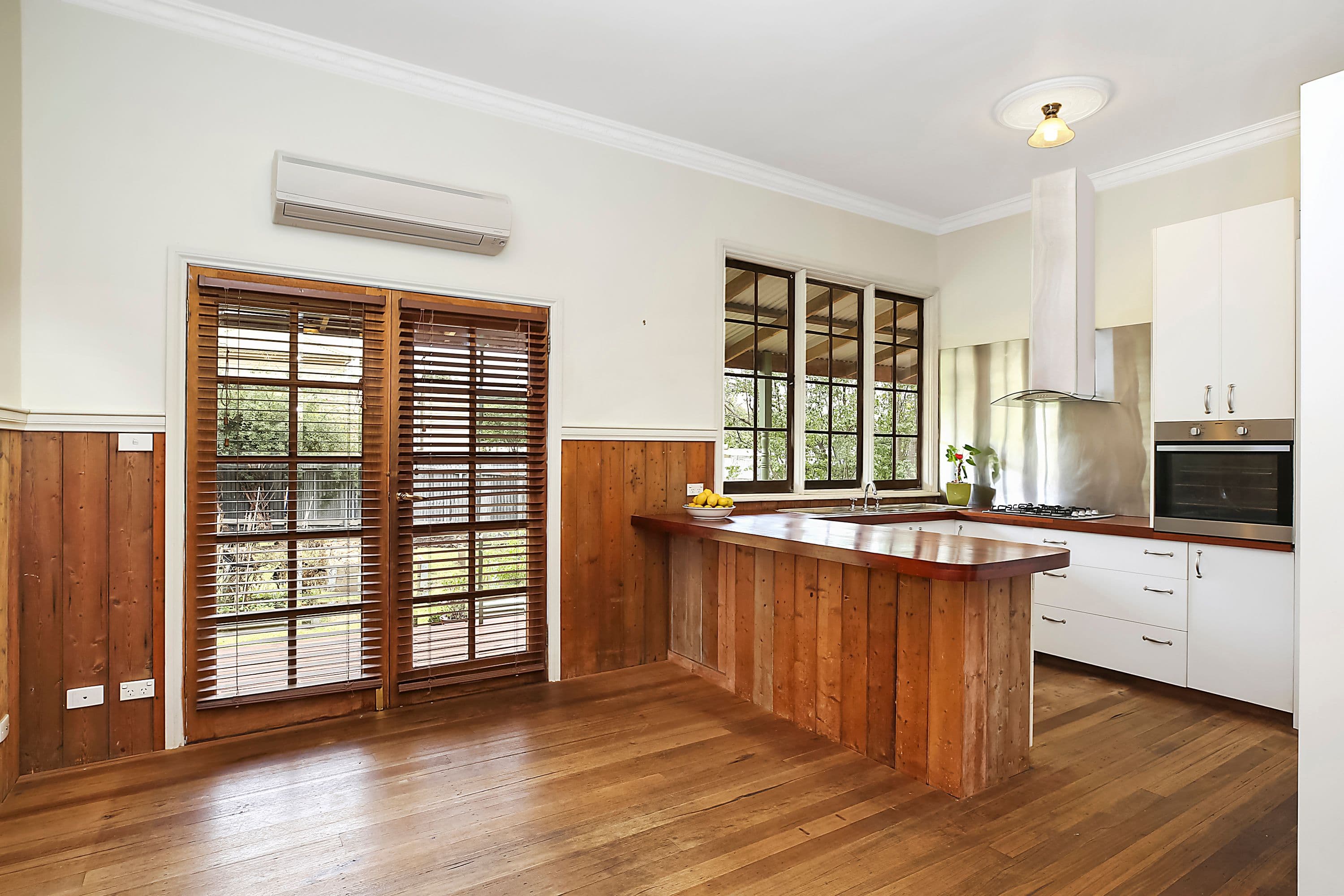 12 Henderson Street, Camperdown VIC 3260, Camperdown - Thumbnail 2