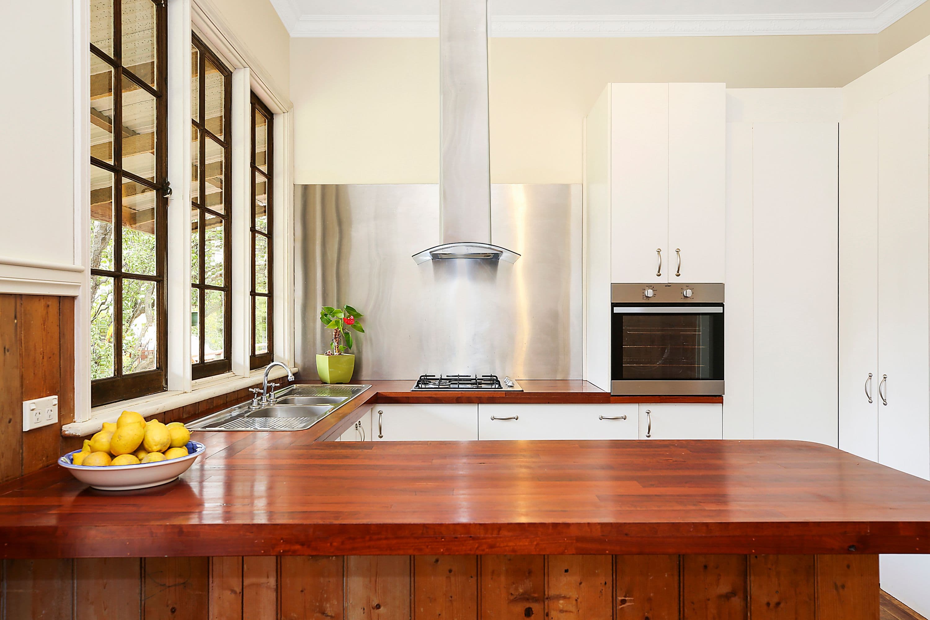 12 Henderson Street, Camperdown VIC 3260, Camperdown - Thumbnail 3