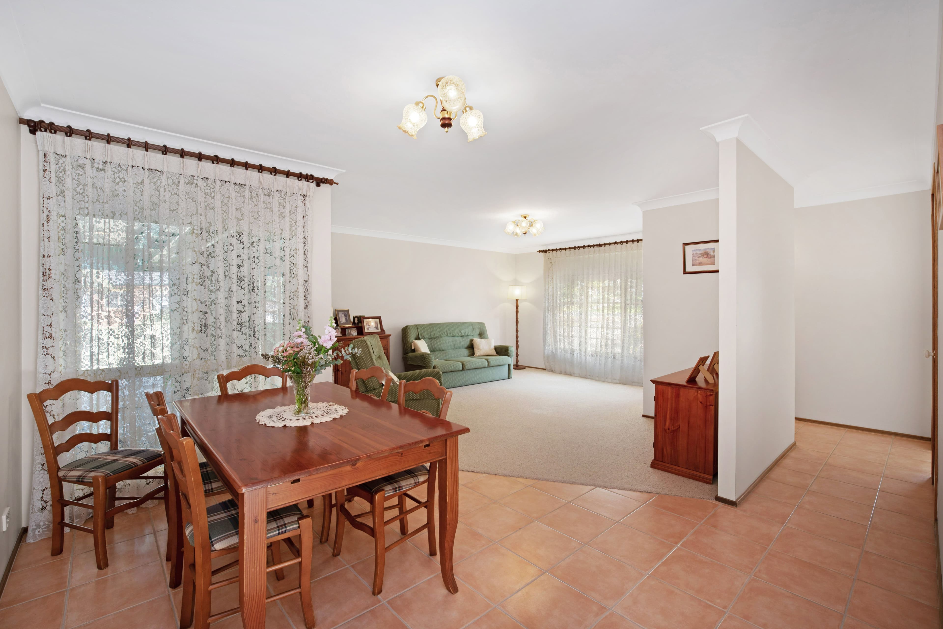 13 Maple Road, Largs - Thumbnail 2