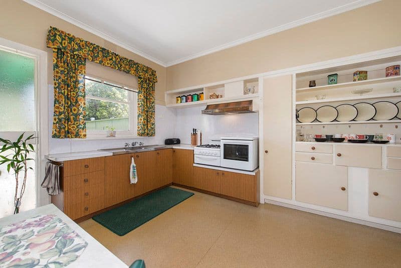 34 Calembeena Avenue, Hughesdale VIC 3166, Hughesdale - Thumbnail 5