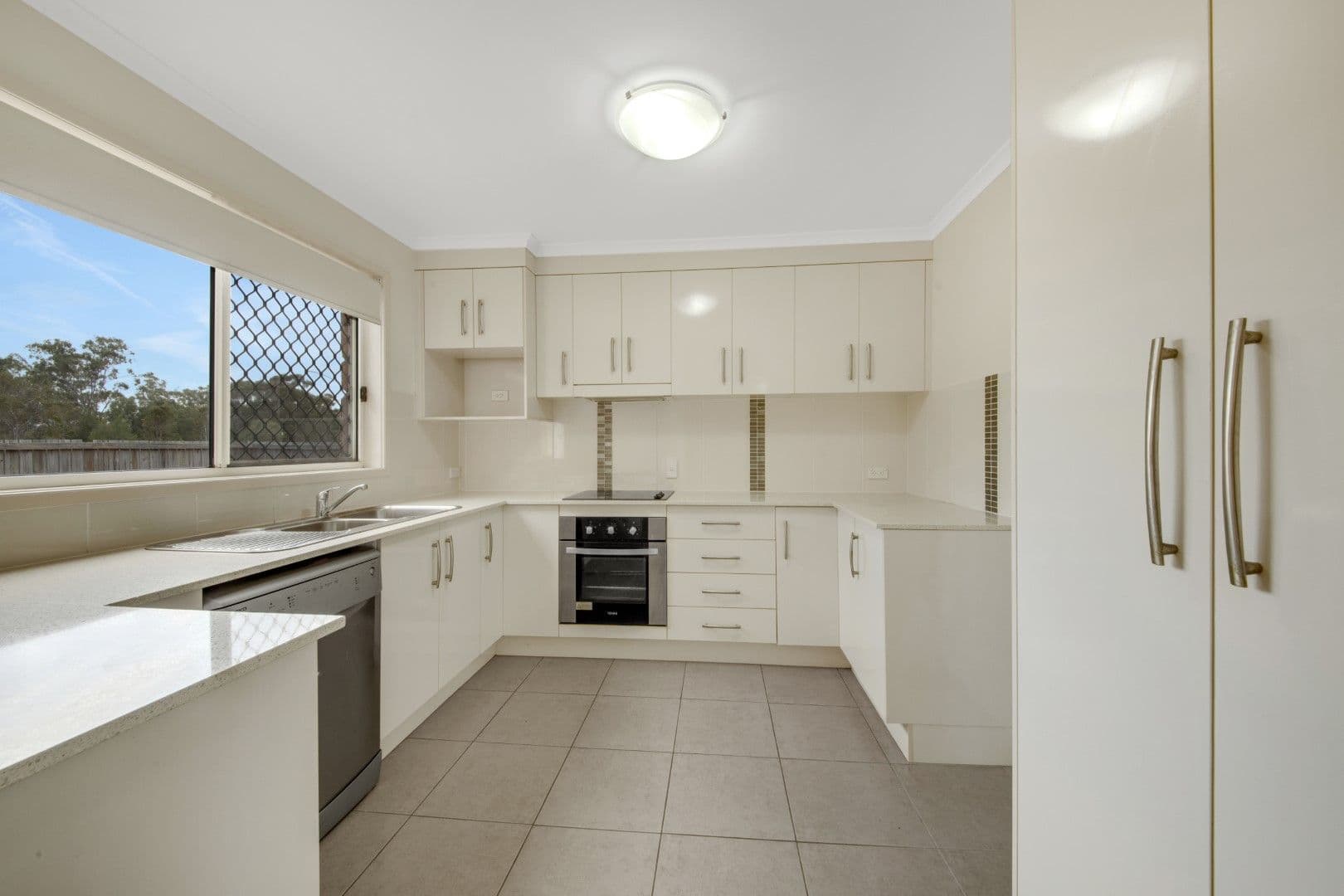 110A Sun Valley Road, Kin Kora QLD 4680, Kin Kora - Thumbnail 6