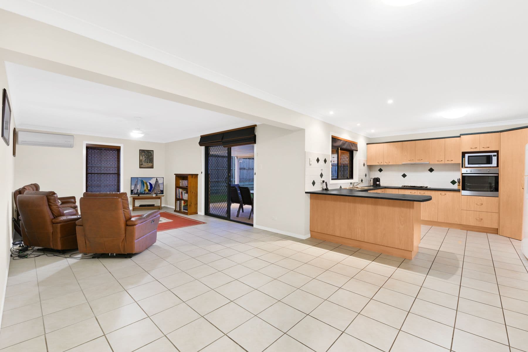 10 Murchison Court, Murrumba Downs QLD 4503, Murrumba Downs - Thumbnail 3