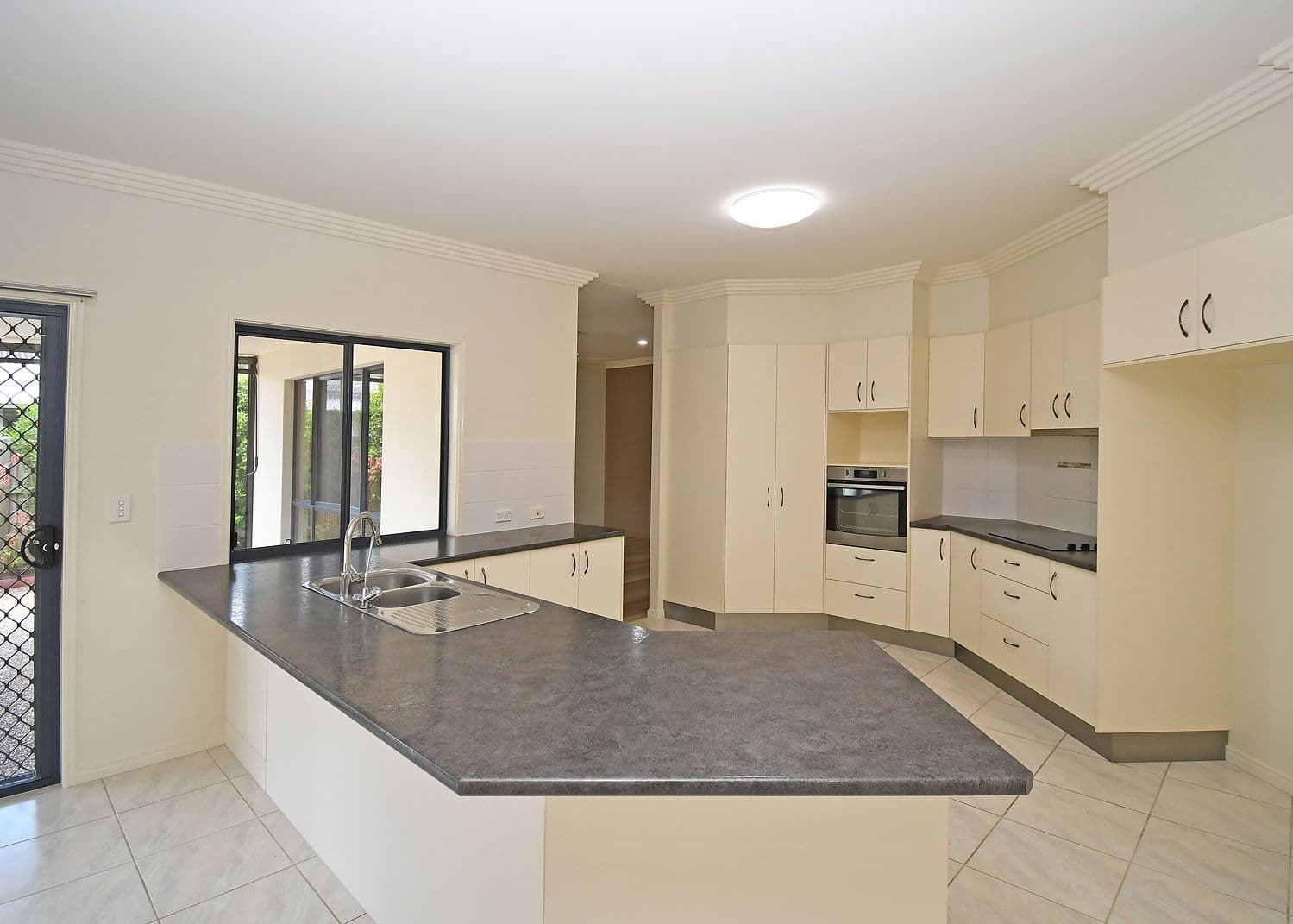 11 Chelsea Court, Urraween QLD 4655, Urraween - Thumbnail 3