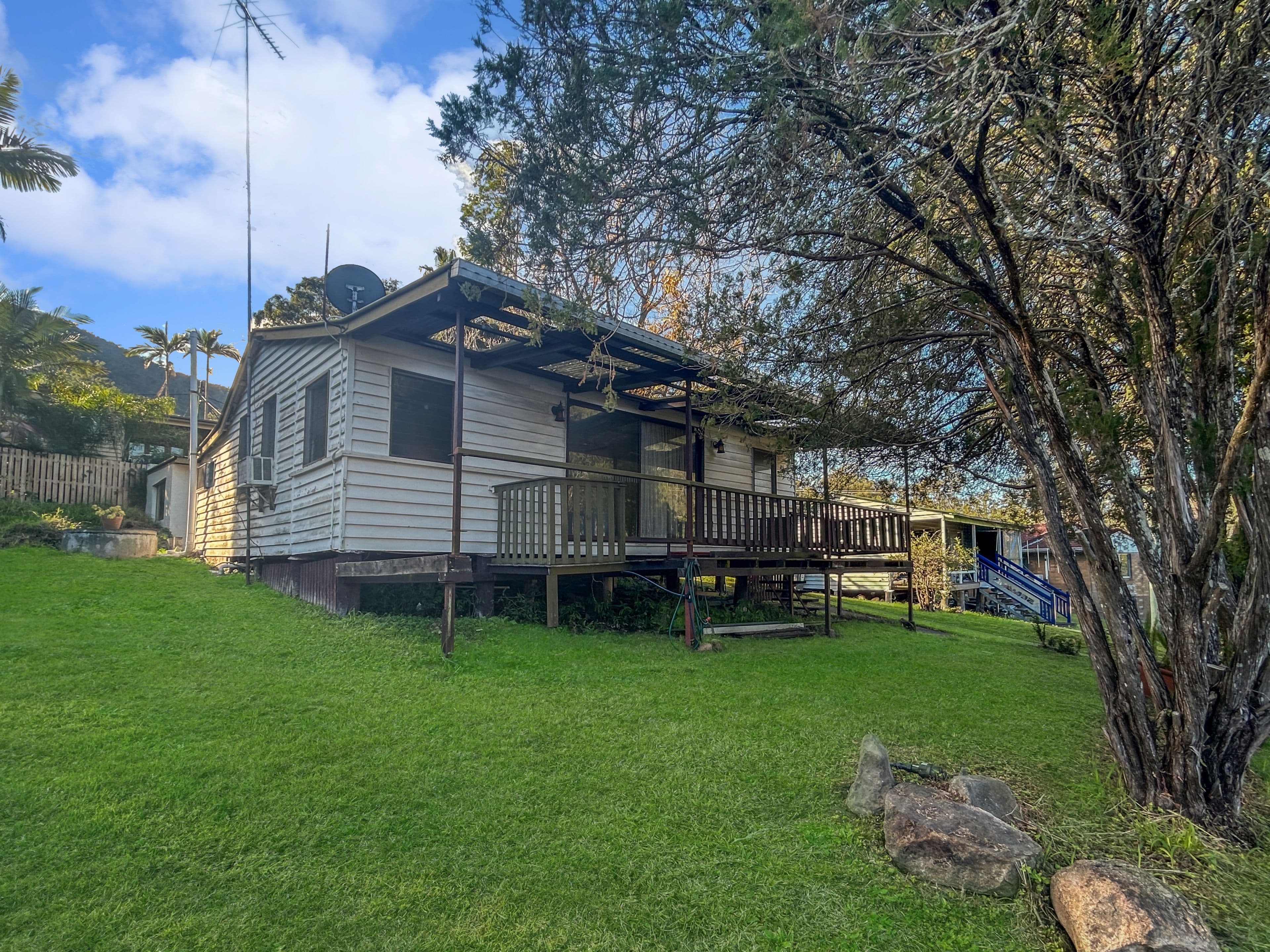 6 First Avenue, Somerset Dam QLD 4312, Somerset Dam - Image 1