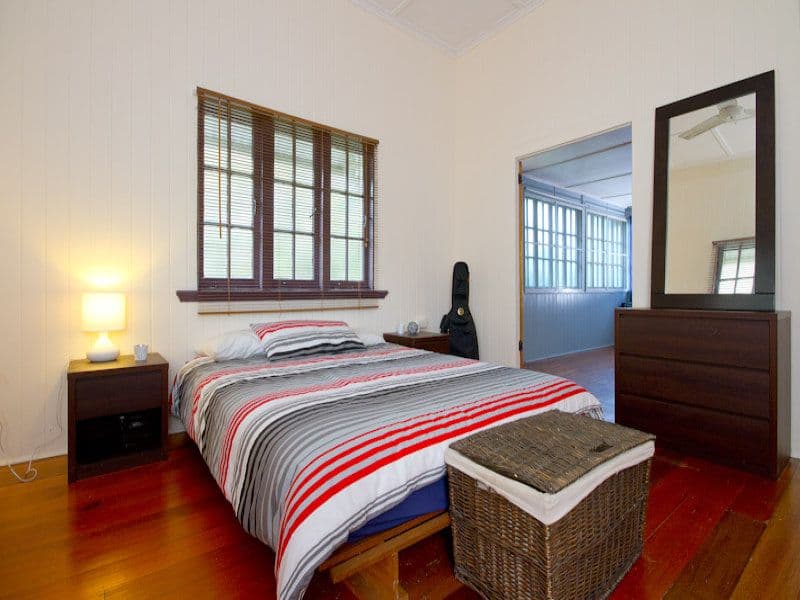 404 McCoombe Street, MOOROOBOOL QLD 4870, Mooroobool - Thumbnail 5