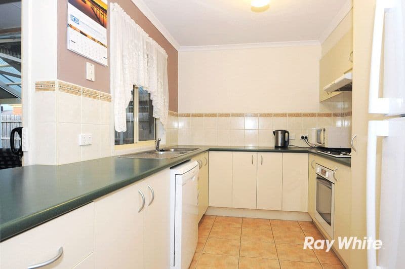 30 Miralie Way, CRANBOURNE WEST VIC 3977, Cranbourne West - Thumbnail 2