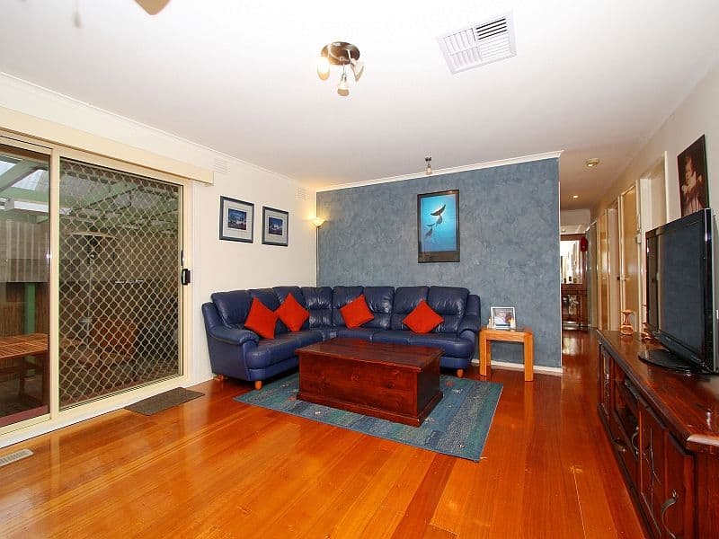 90 Redleap Avenue, MILL PARK VIC 3082, Mill Park - Thumbnail 2