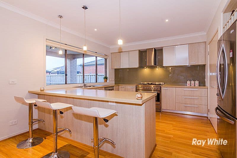 75 Charlbury Crescent, Cranbourne North VIC 3977, Cranbourne North - Thumbnail 2