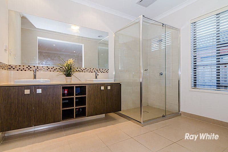 75 Charlbury Crescent, Cranbourne North VIC 3977, Cranbourne North - Thumbnail 5