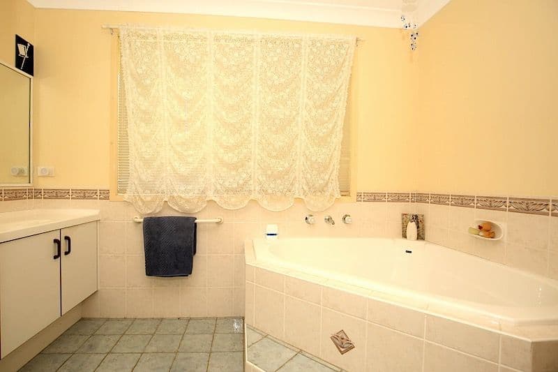 29 Rannoch Drive, West Nowra - Thumbnail 8