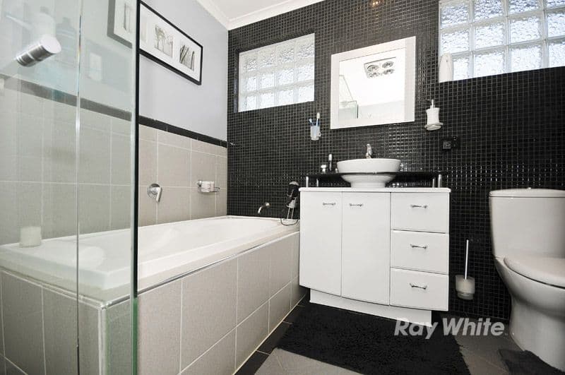 10 Corinella Square, WANTIRNA VIC 3152, Wantirna - Thumbnail 4