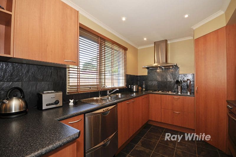 10 Corinella Square, WANTIRNA VIC 3152, Wantirna - Thumbnail 5