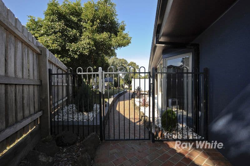 10 Corinella Square, WANTIRNA VIC 3152, Wantirna - Thumbnail 7