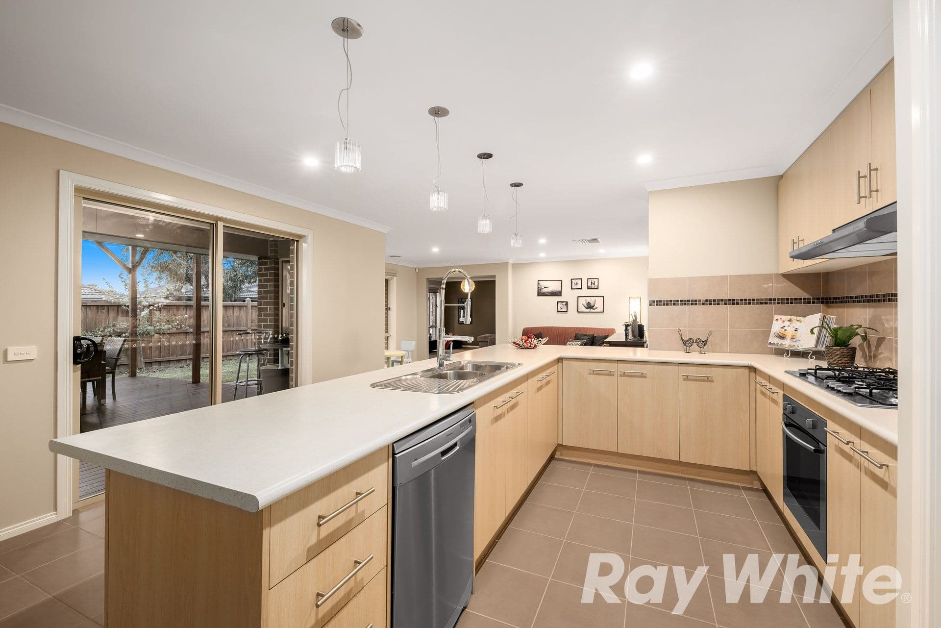 10 ENDURANCE Street, Doreen VIC 3754, Doreen - Thumbnail 4