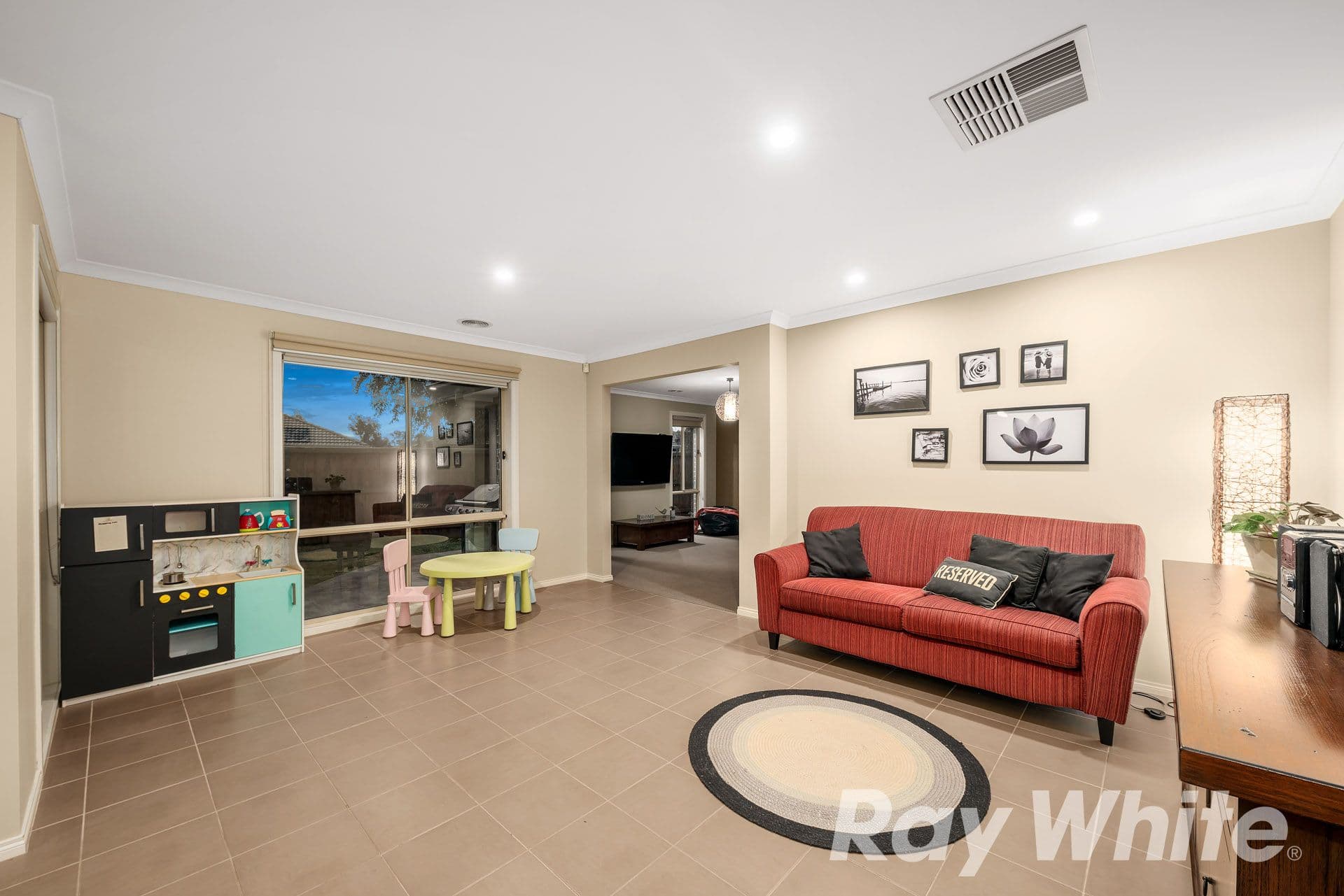 10 ENDURANCE Street, Doreen VIC 3754, Doreen - Thumbnail 5