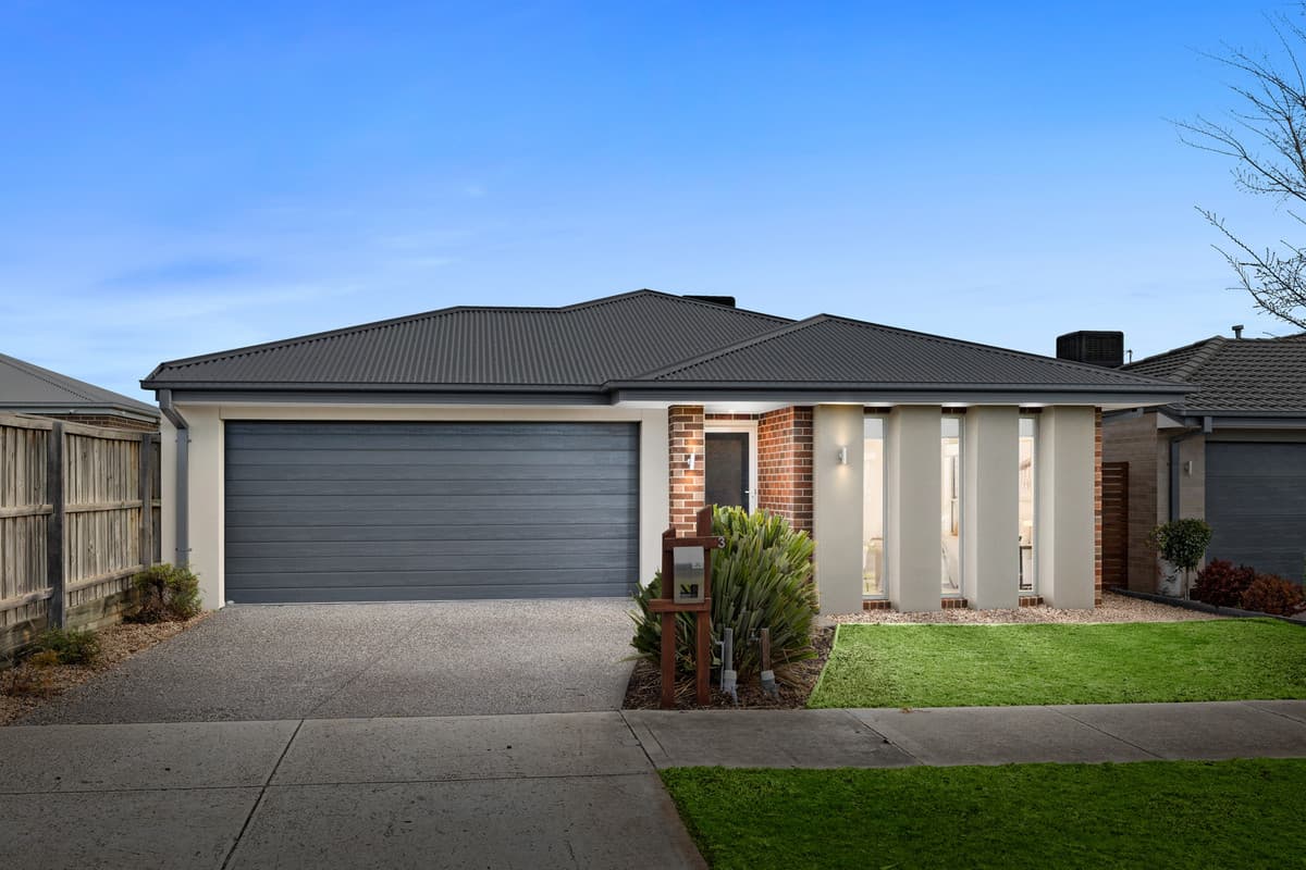 15 Jasper Grove, Greenvale VIC, Greenvale - Thumbnail 2