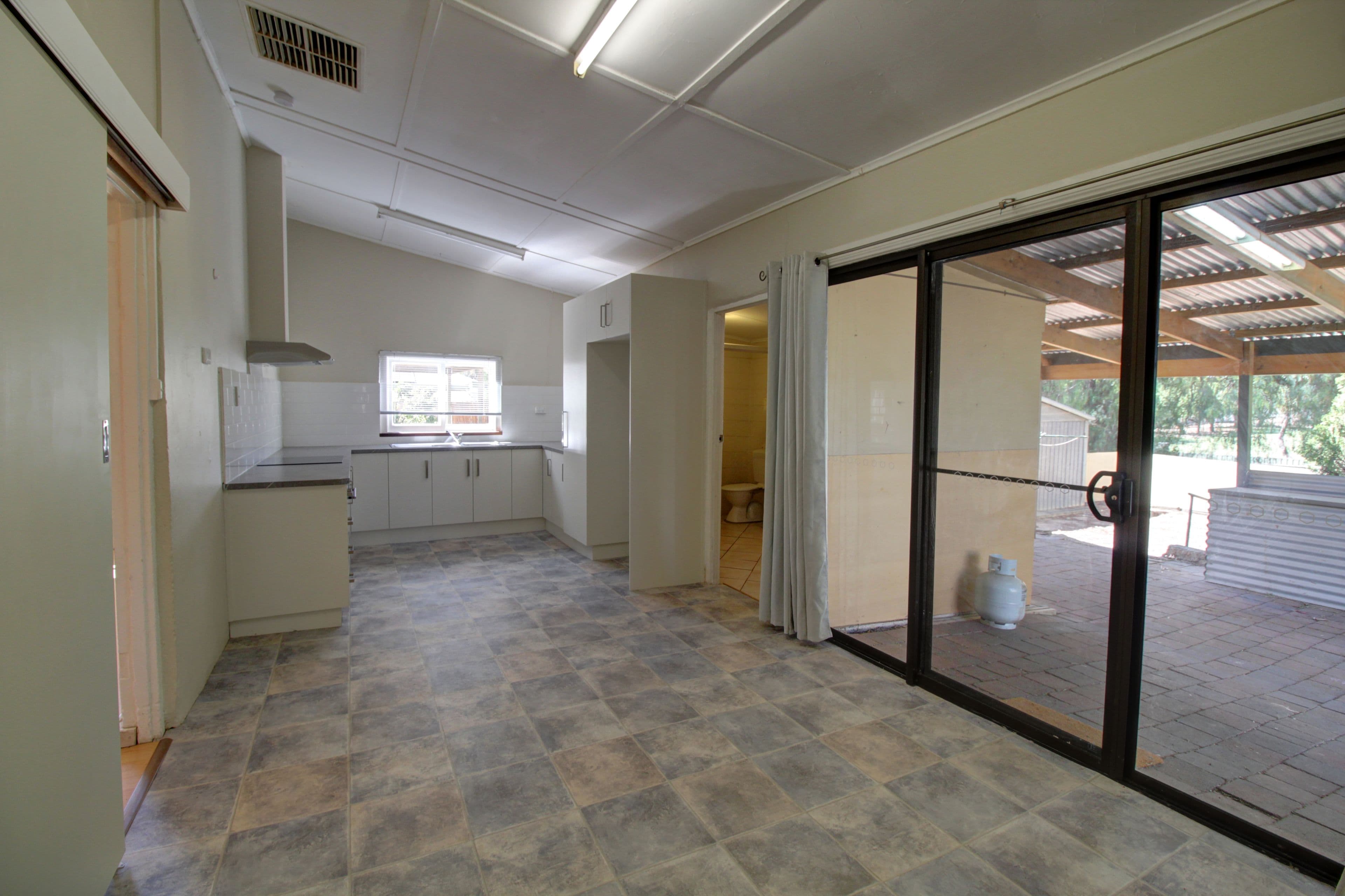 10 Lexia Street, Berri SA 5343, Berri - Thumbnail 4
