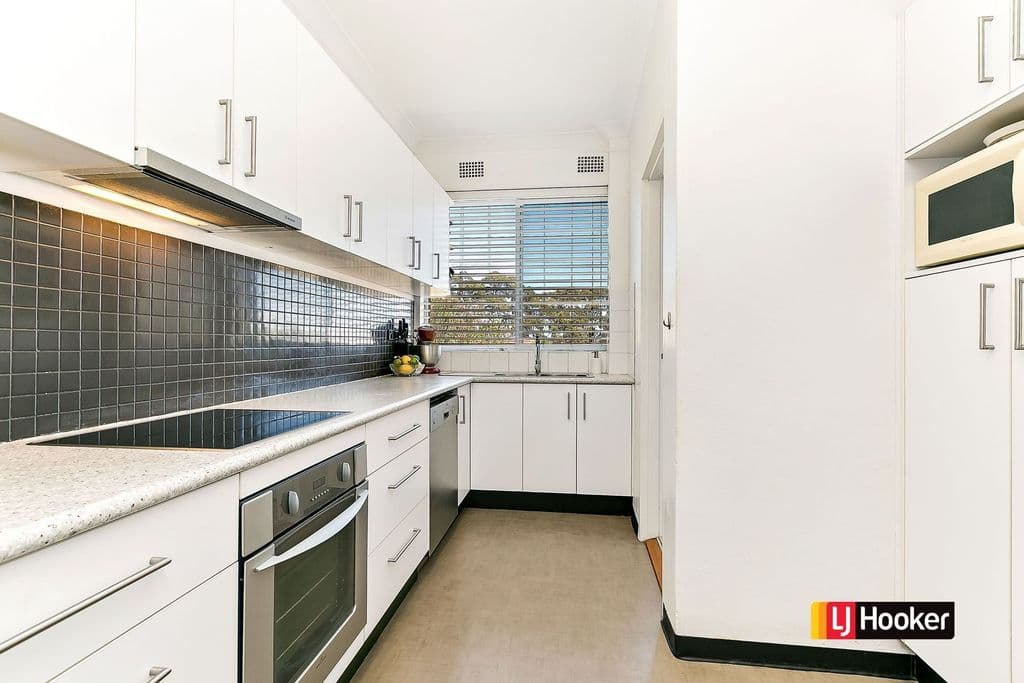 2/35-37 Jeffrey Street, Canterbury - Thumbnail 2