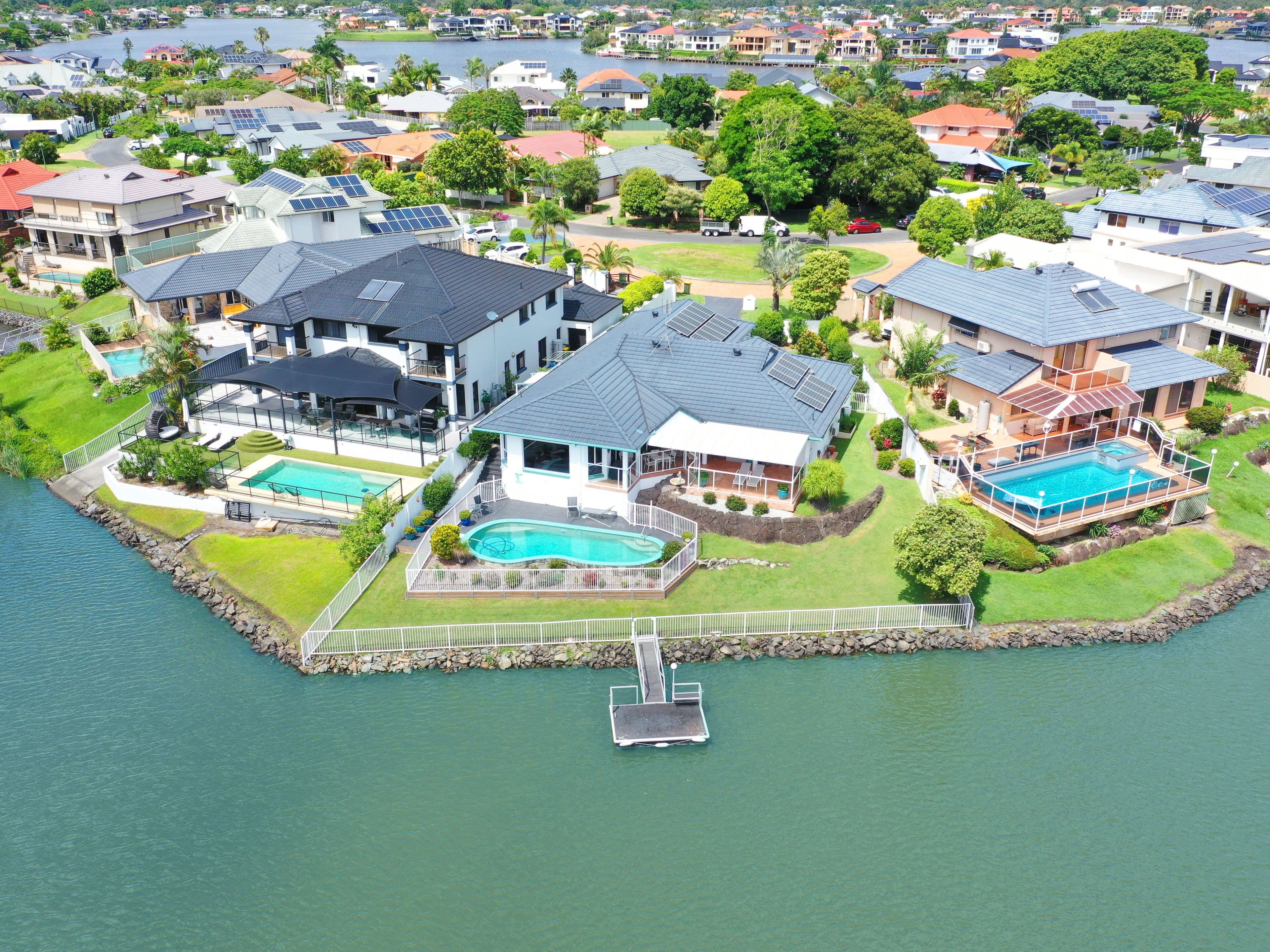 162 Port Jackson Boulevard, Clear Island Waters QLD 4226, Clear Island Waters - Thumbnail 2