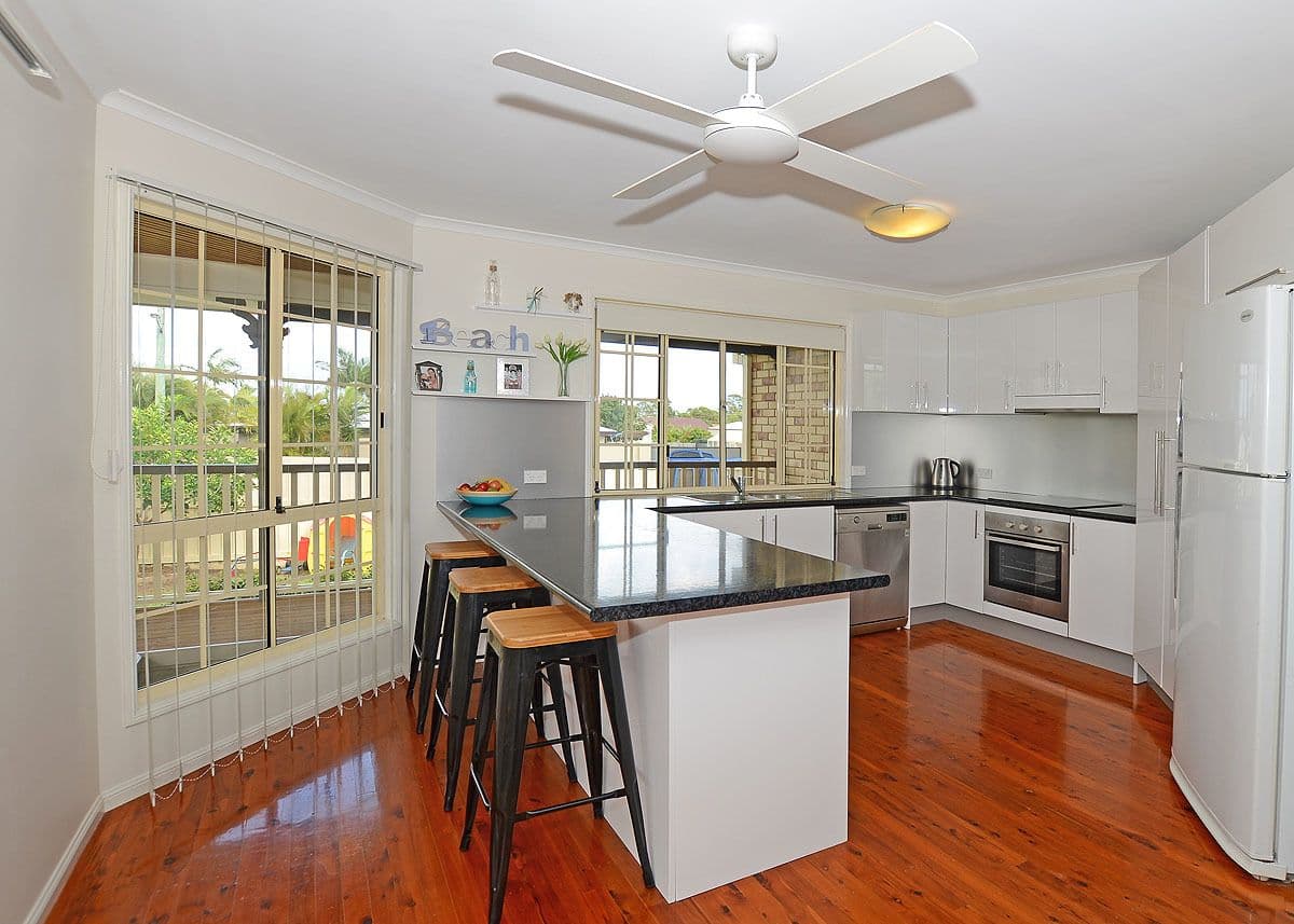 37 Wattle Street, Point Vernon QLD 4655, Point Vernon - Thumbnail 3
