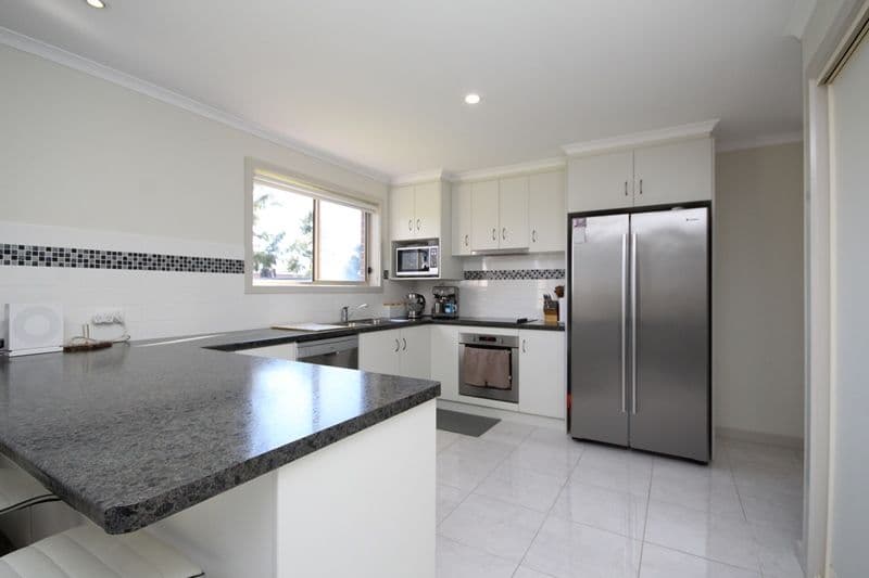 17 Velthuis Drive, Horsham VIC 3400, Horsham - Thumbnail 4