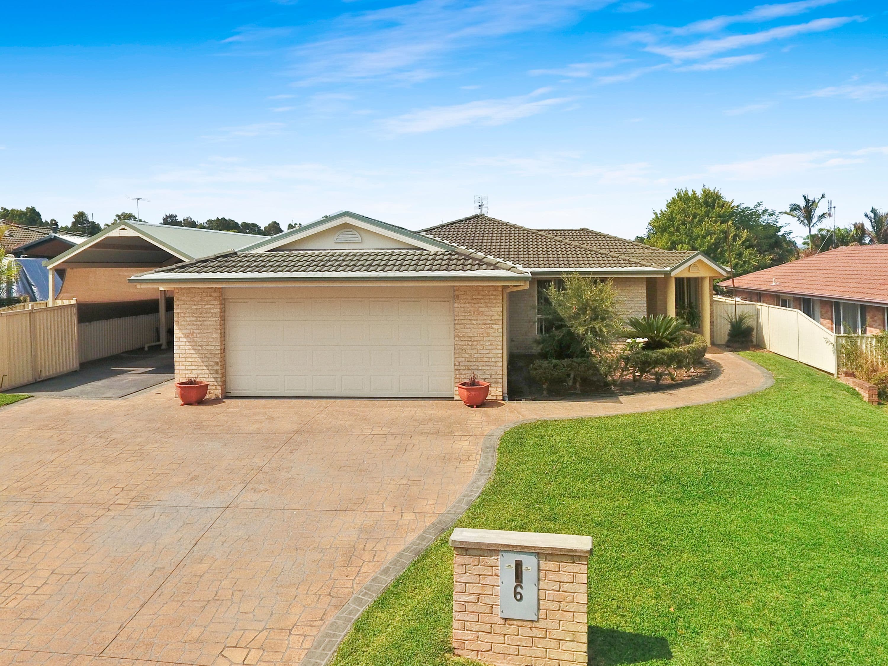 6 Grey Gum Close, Hamlyn Terrace - Image 1
