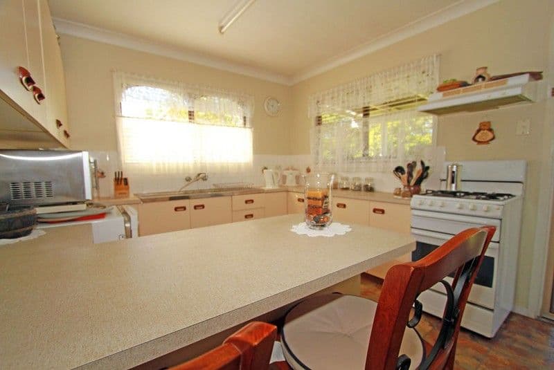 27 School Street, YEPPOON QLD 4703, Yeppoon - Thumbnail 4