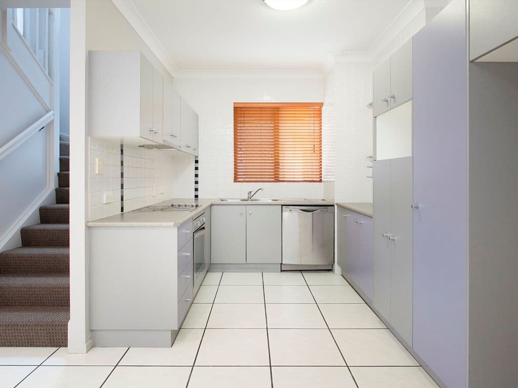 27 Latham Street, CHERMSIDE QLD 4032, Chermside - Thumbnail 2