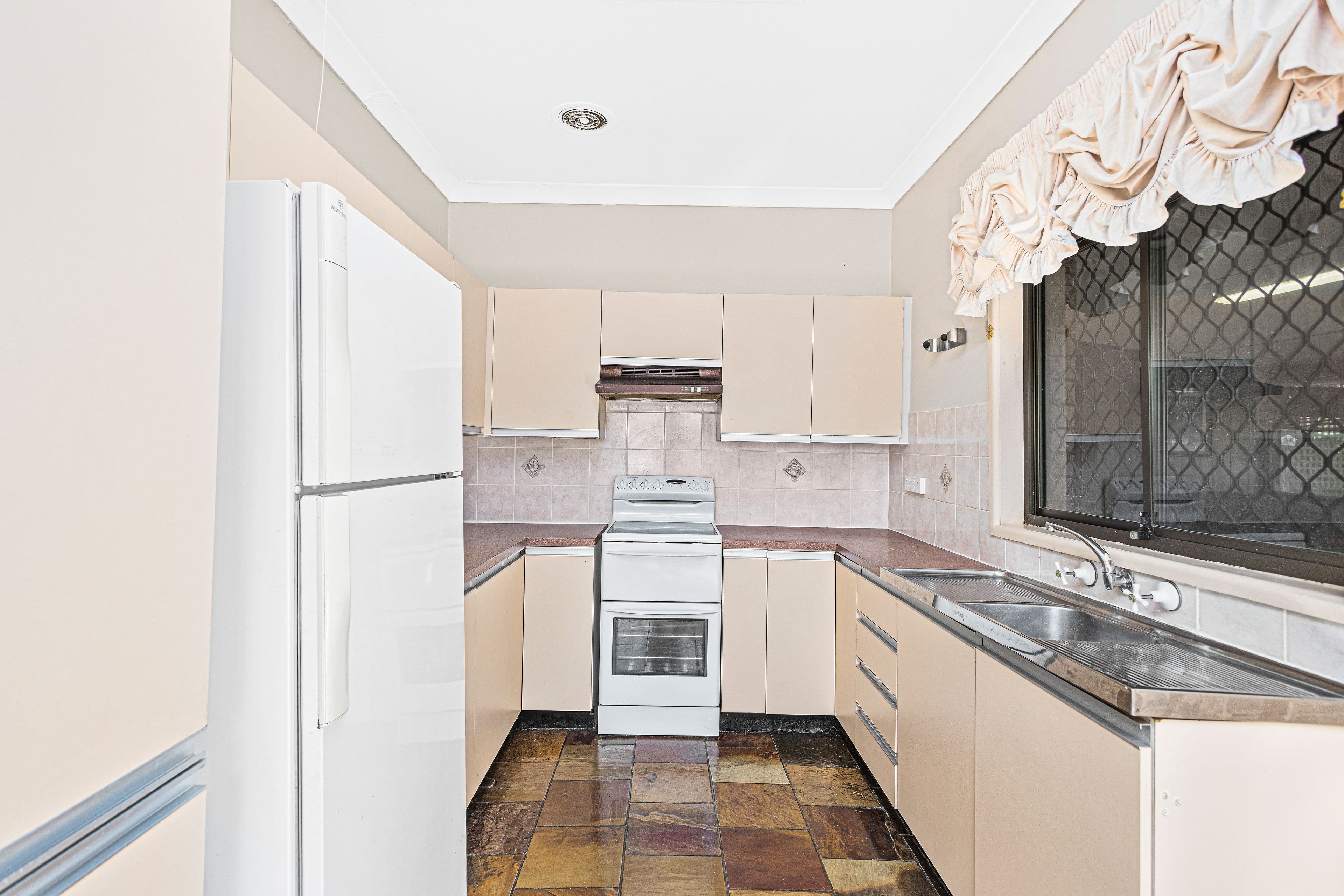6 Baker Place, Mount Warrigal NSW 2528, Mount Warrigal - Thumbnail 3