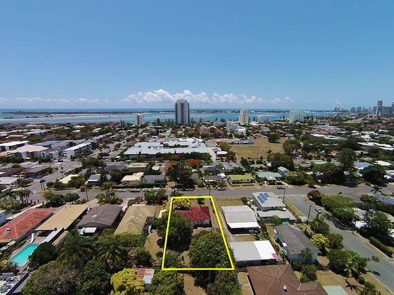 32 Echlin Street, Labrador QLD 4215, Labrador - Image 1