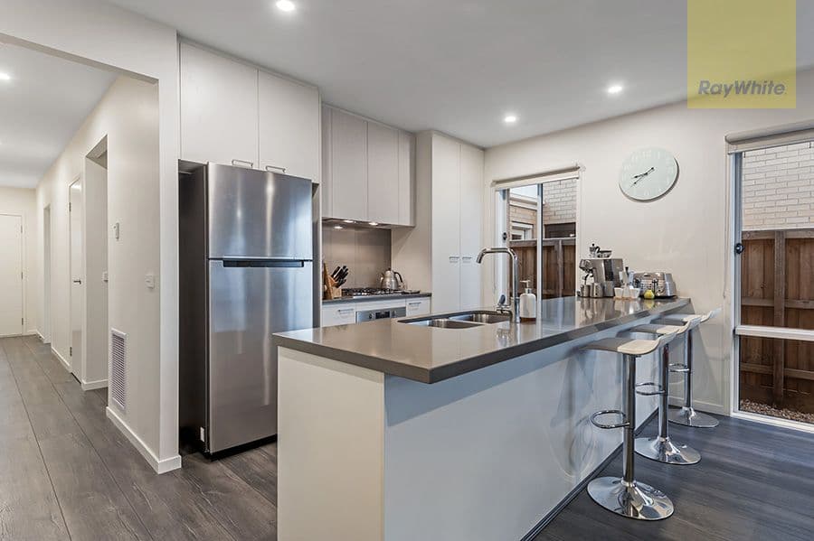 25 Lavinia Street, Greenvale VIC 3059, Greenvale - Thumbnail 2