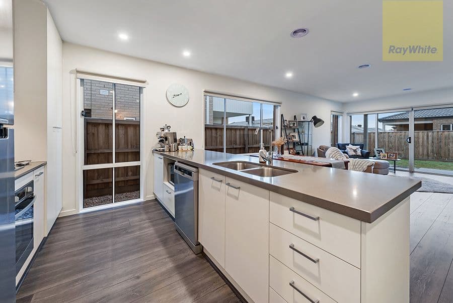 25 Lavinia Street, Greenvale VIC 3059, Greenvale - Thumbnail 3