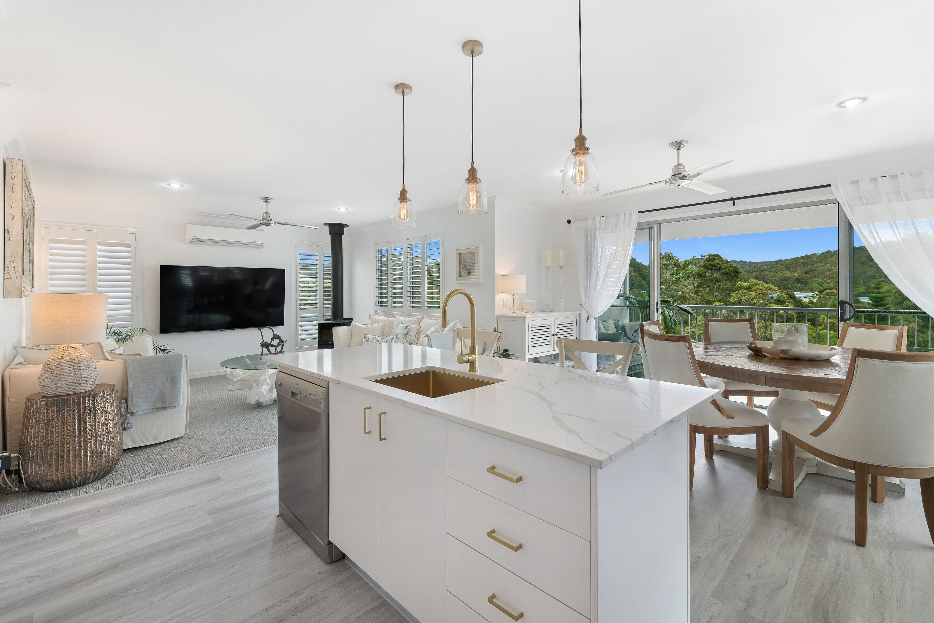 4 Chesterton Street, Pacific Pines QLD 4211, Pacific Pines - Thumbnail 2